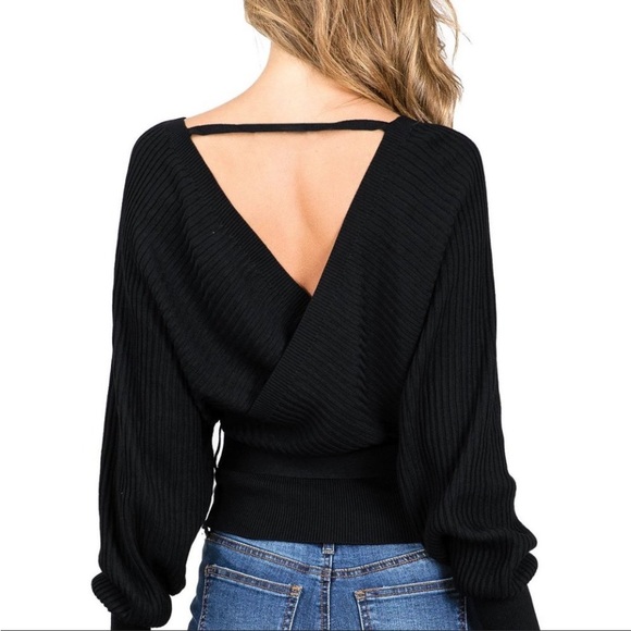 Love Tree Tops - Love tree v neck open back black pullover top Sz Large